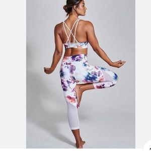 Athleta Floral Mudra White Pink Mesh Yoga Capri Leggings‎ Size S